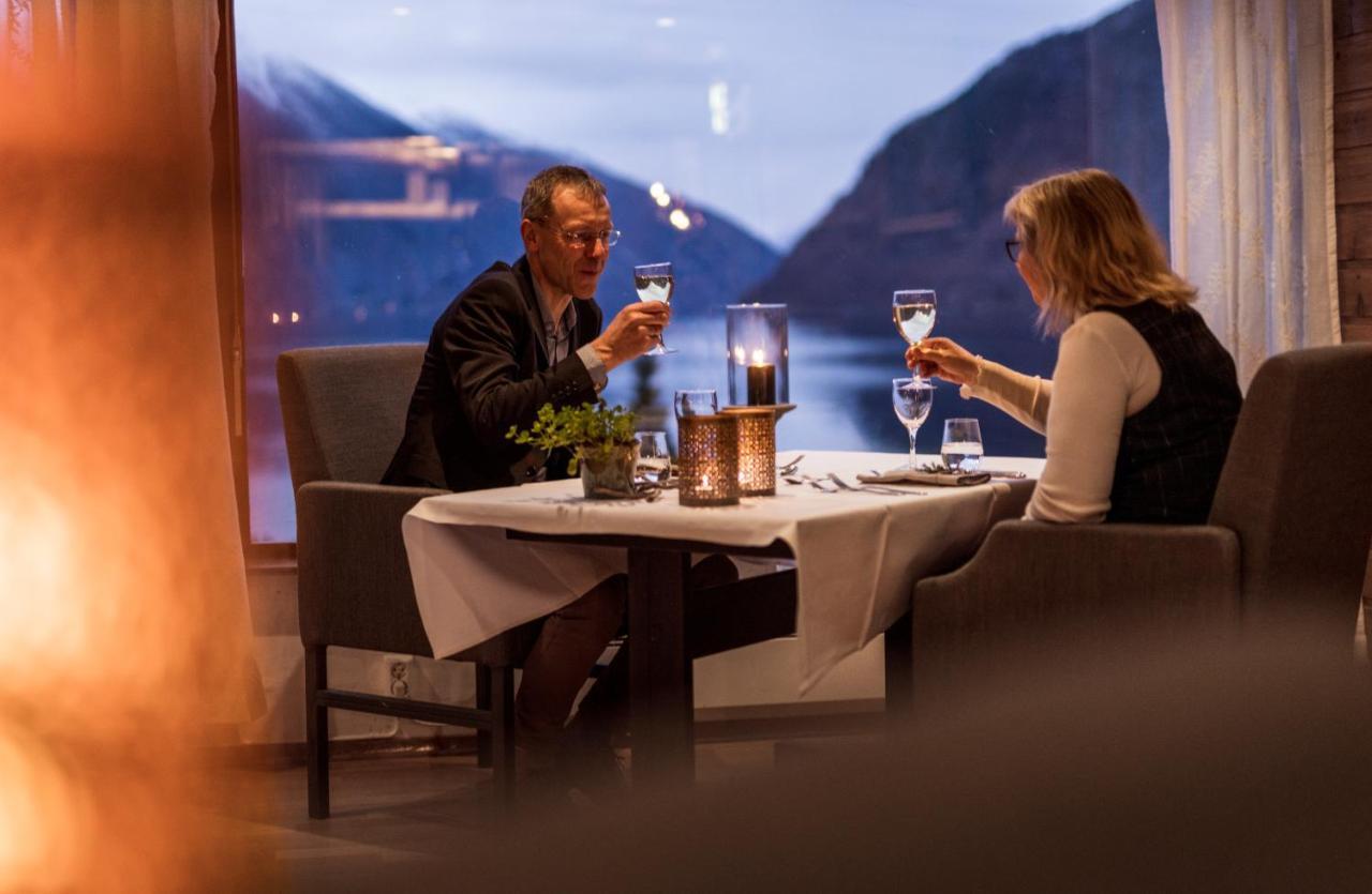 Dragsvik Fjordhotel (Adults Only) Balestrand Εξωτερικό φωτογραφία